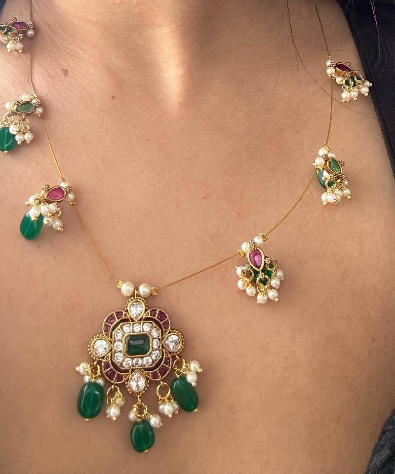 Invisible chain necklace set - niranjani