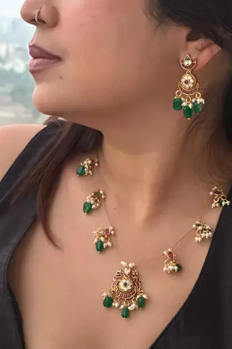 Invisible chain necklace set - chandrika