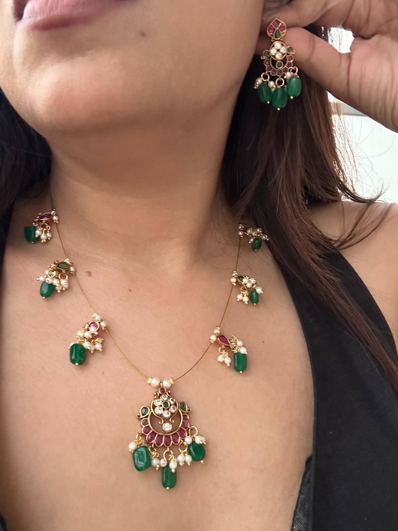 Invisible chain necklace set - vamika