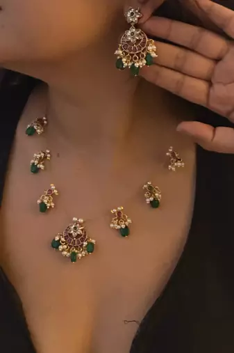 Invisible chain necklace set - madhubala