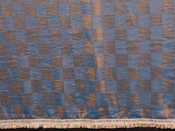 Women's blue satin crepe checks saree with unstitched blouse piece 5