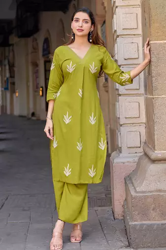 Floral Embroidered V-Neck Thread Work Straight Kurta With Palazzo