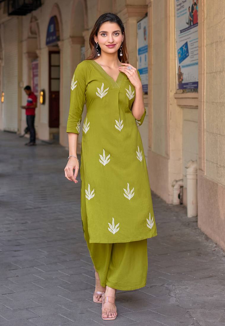 Floral Embroidered V-Neck Thread Work Straight Kurta With Palazzo