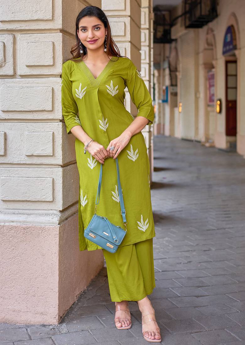 Floral Embroidered V-Neck Thread Work Straight Kurta With Palazzo