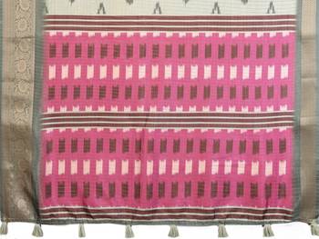 women's pista dola silk blend digital print saree with unstitched blouse piece 5