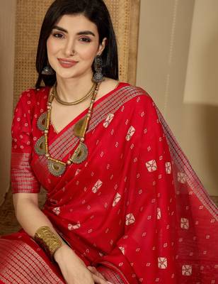 Women's red chiffon bandhani saree with unstitched blouse piece 4