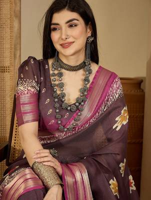 Women's mauve chiffon printed saree with unstitched blouse piece 4
