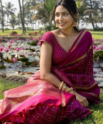 pink silk blend banarasi saree with blouse  2