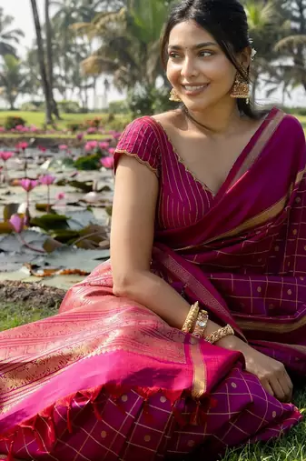 pink silk blend banarasi saree with blouse 