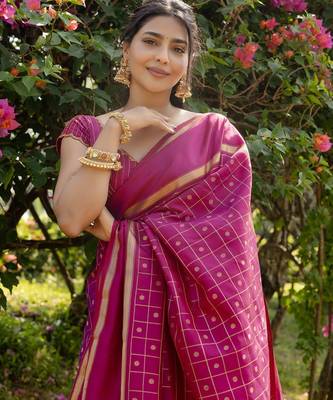 pink silk blend banarasi saree with blouse  3