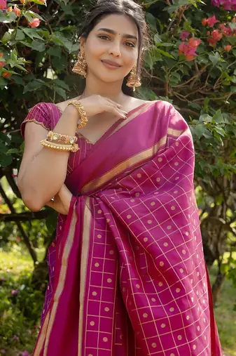 pink silk blend banarasi saree with blouse 