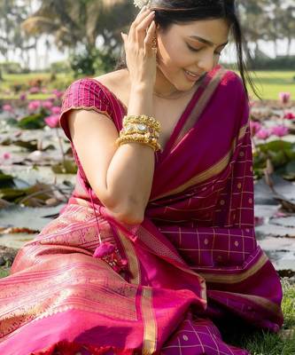 pink silk blend banarasi saree with blouse  5