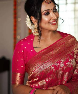 pink silk blend banarasi saree with blouse  2