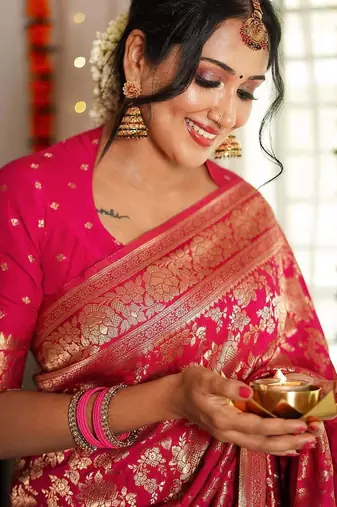 pink silk blend banarasi saree with blouse 