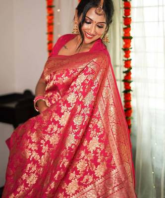 pink silk blend banarasi saree with blouse  5