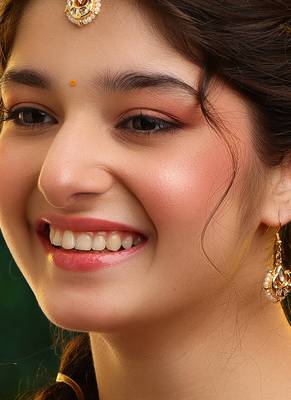 Gold plated kundan maang tikka 1