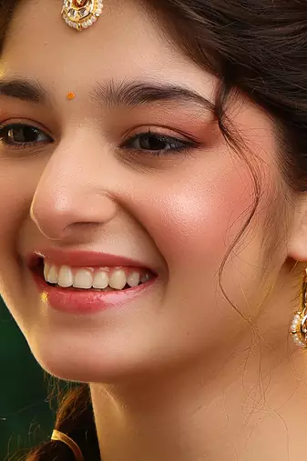 Gold plated kundan maang tikka