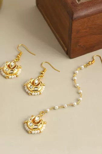 Gold plated kundan maang tikka