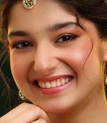 Gold plated kundan green stones maang tikka