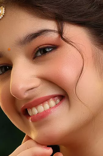 Gold plated kundan blue stones maang tikka