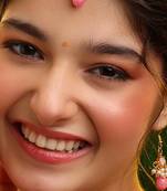 Gold plated kundan pink stones maang tikka