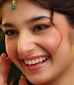 Gold plated kundan green stones maang tikka