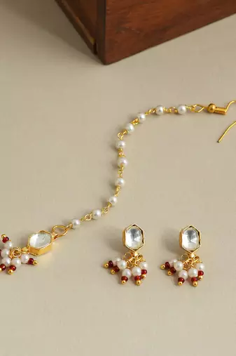 Gold plated kundan maang tikka