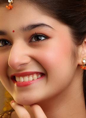 Gold plated kundan orange stones maang tikka 1
