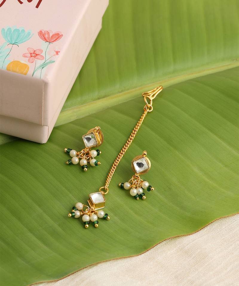 Gold plated kundan green stones maang tikka
