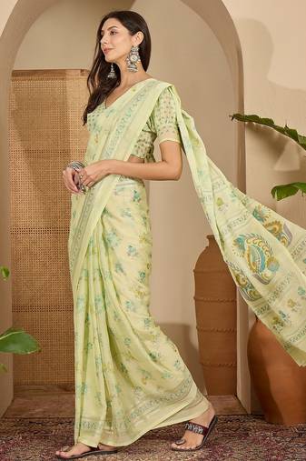 Women's pista chiffon foil print saree with unstitched blouse piece