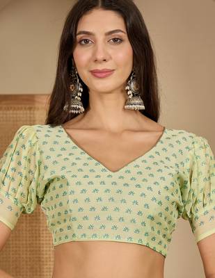 Women's pista chiffon foil print saree with unstitched blouse piece 4