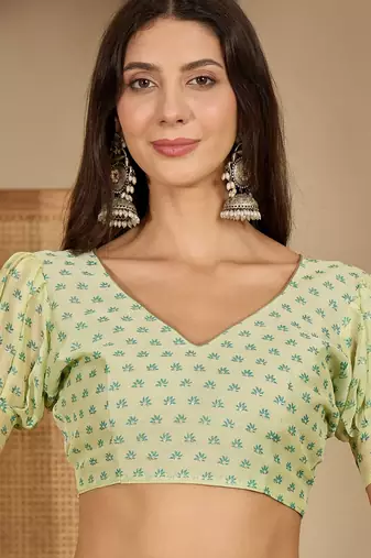 Women's pista chiffon foil print saree with unstitched blouse piece