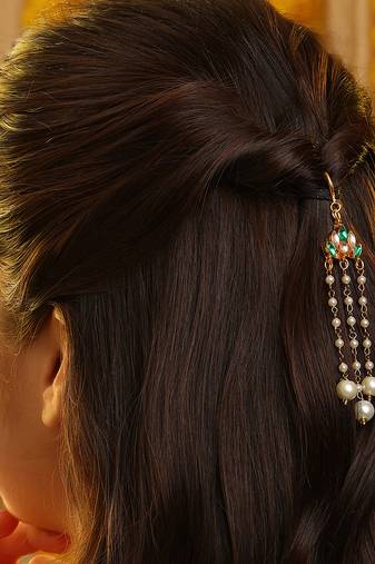 Gold plated kundan green stones hair clip