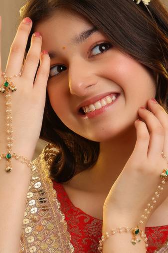 Gold plated kundan green stones haath phool