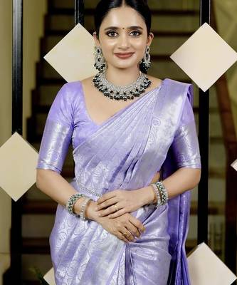 lavender silk blend banarasi saree with blouse  2