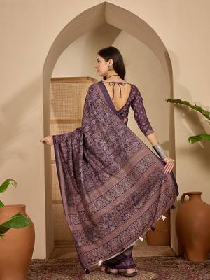 Women's purple silk blend cotton foil print saree with unstitched blouse piece 3