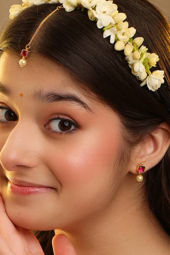 Gold plated kundan red stones maang tikka