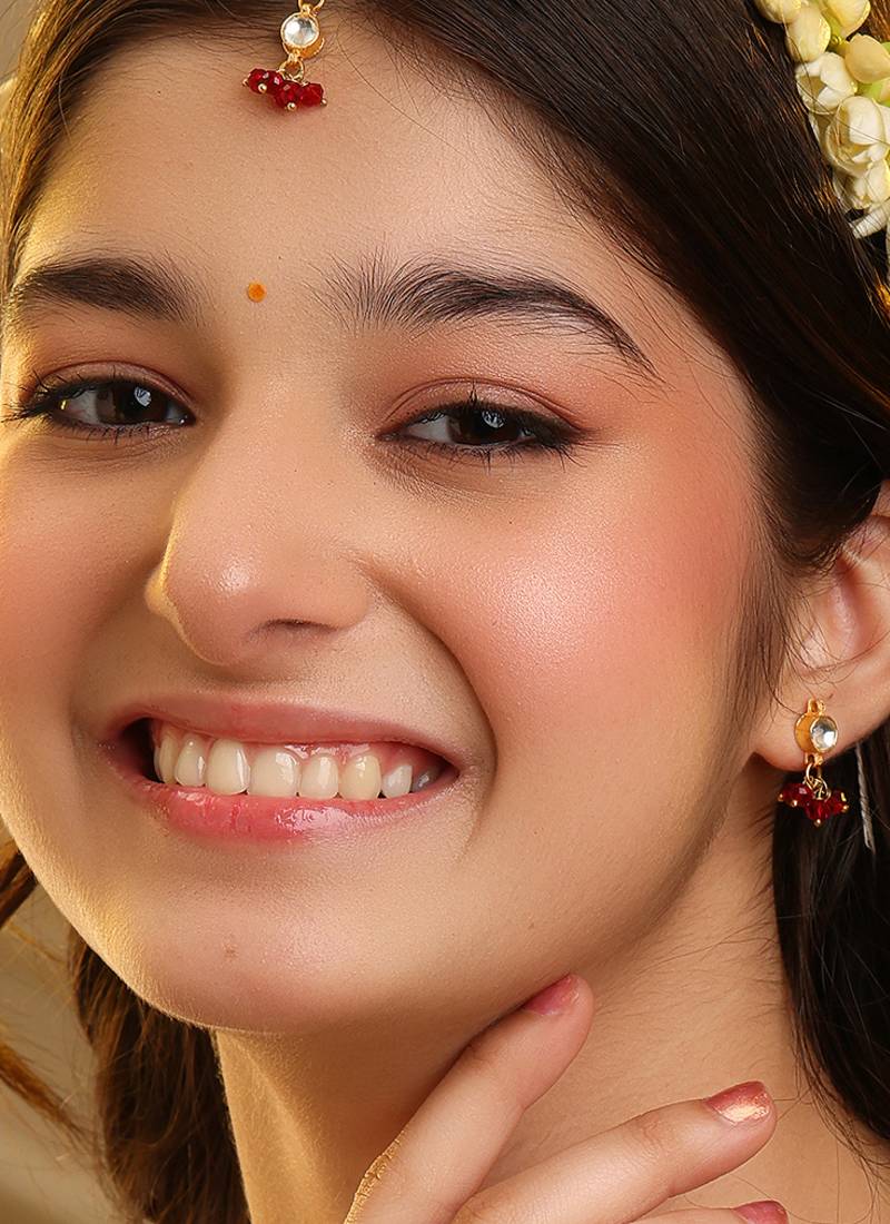 Gold plated kundan maroon stones maang tikka