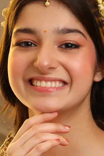 Gold plated kundan red stones maang tikka