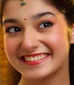 Gold plated kundan green stones maang tikka