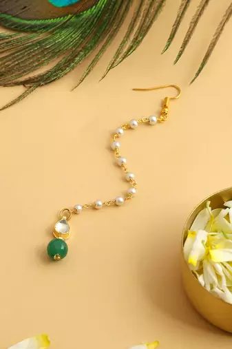 Gold plated kundan green stones maang tikka