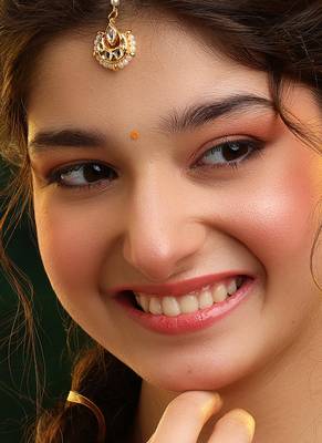 Gold plated kundan maang tikka 1
