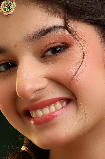 Gold plated kundan green stones maang tikka