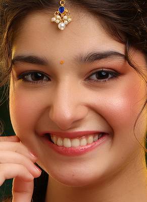 Gold plated kundan blue stones maang tikka 1