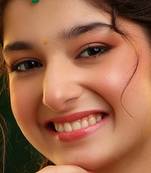 Gold plated kundan green stones maang tikka