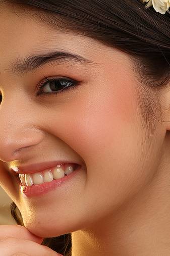 Gold plated kundan maroon stones earrings