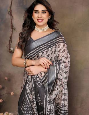 Cream cotton lilen digital printed saree with blouse 4