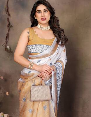 White cotton lilen digital printed saree with blouse 4