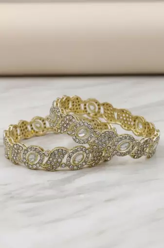 Circular motif kundan bangles
