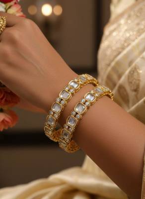 Square-cut regal kundan bangles 2